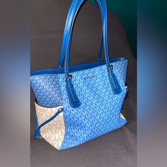 Michael Kors, large purse, in a beautiful tri-color blue with tan to go with it.